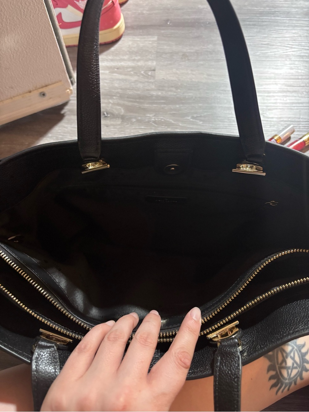 Kate Spade Black Leather Chain Strap Tote Bag – Like New - Picture 8 of 9